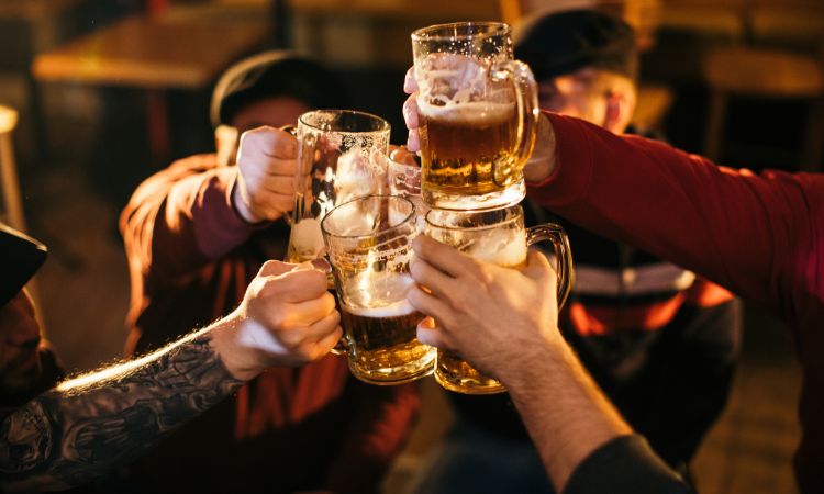 Celebrando el Día Internacional de la Cerveza: Un Brindis Global