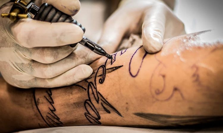 Consejos para elegir las mejores agujas para tatuar líneas